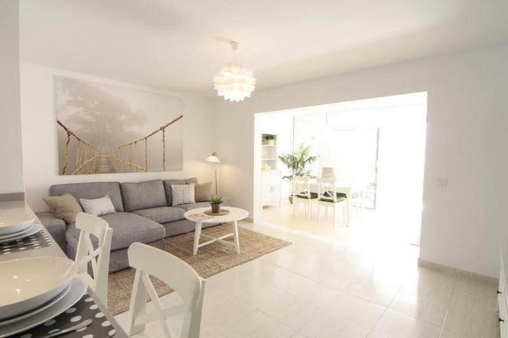 Ground Floor Apartment Suite With Private Garden, Los Charcos Costa Teguise Exterior photo